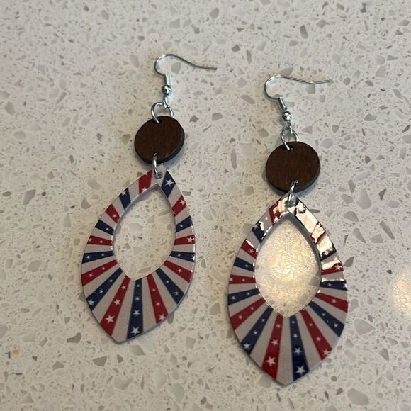 Wood rain drop American flag 4th of July earrings - Picture 6 of 9